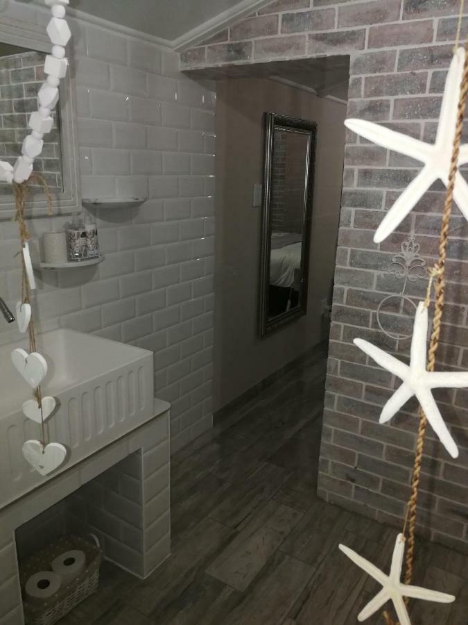Posto Al Sole - Il Bacio Apartment Белвил Екстериор снимка