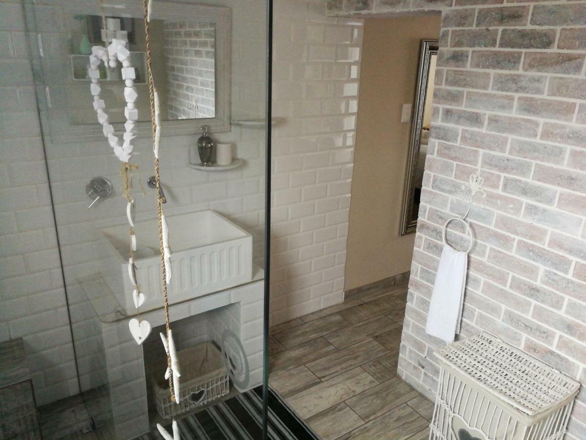 Posto Al Sole - Il Bacio Apartment Белвил Екстериор снимка